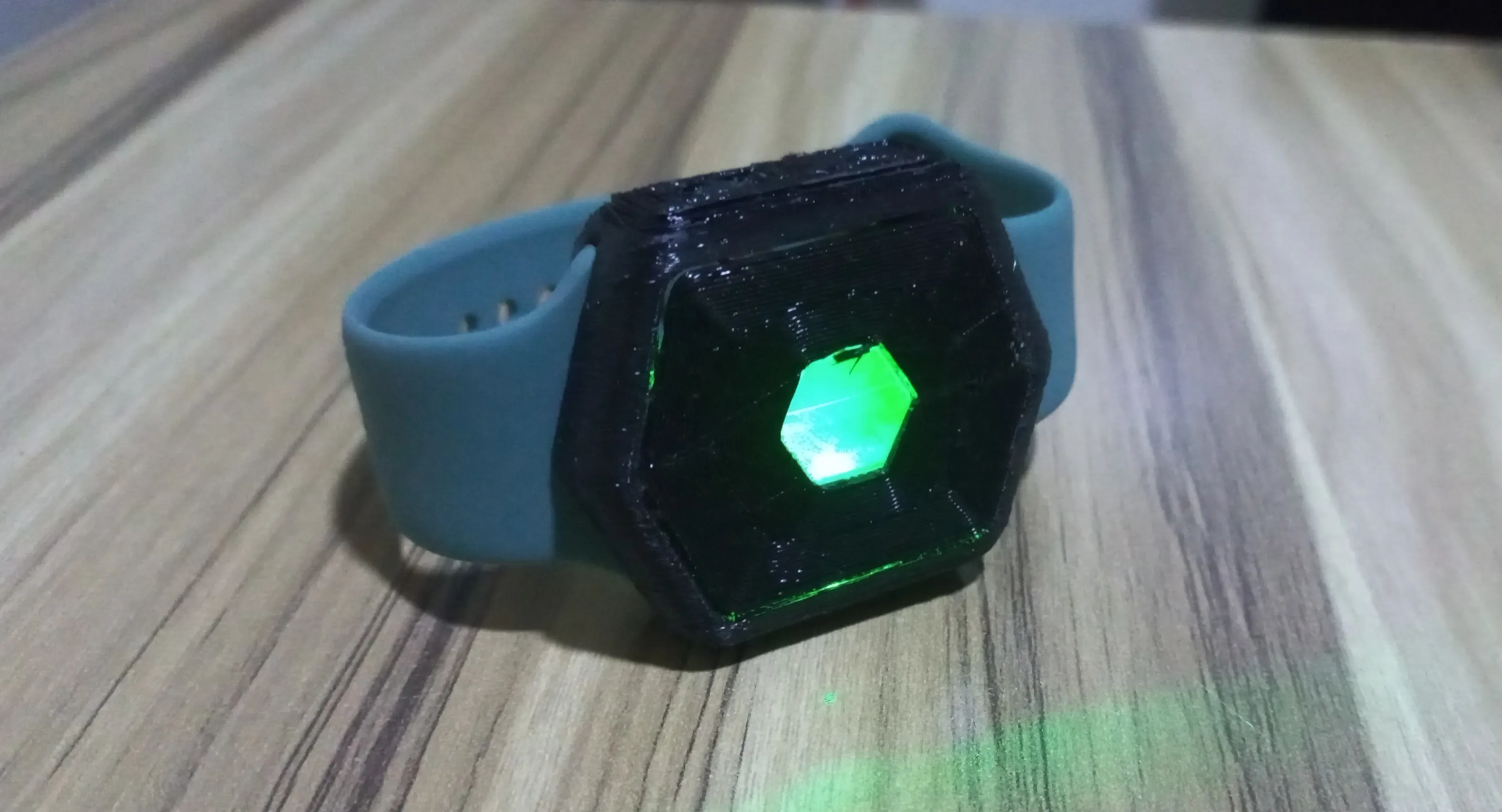 Gyronics G1 – Front View Glow